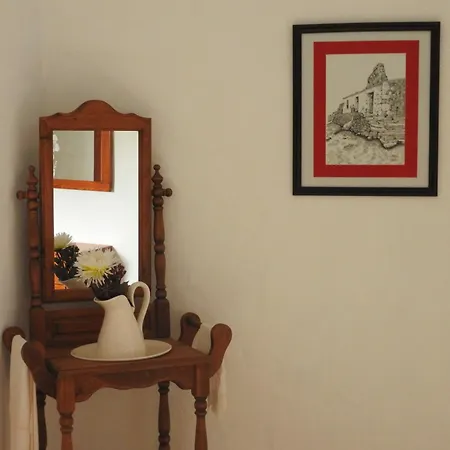 Casa Emblemática Casa Del Cuartel