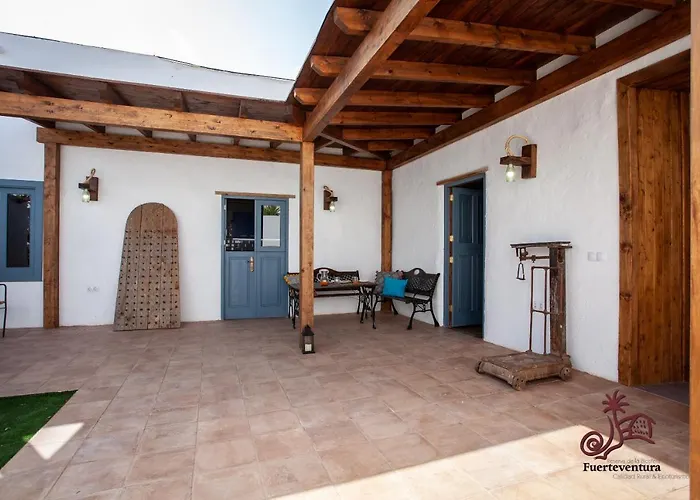 Casa Emblemática Casa Del Cuartel * La Oliva