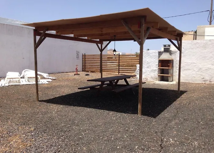 Casa Emblemática Casa Del Cuartel * La Oliva